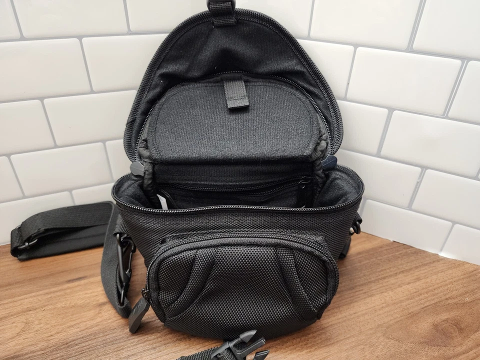 Bolsa para cámara fotográfica Promaster Digital Elite Micro modelo 8738 con cubierta para lluvia Foto 4 de 4