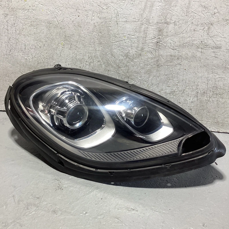 2015-2018 Porsche Macan RIGHT RH PASSENGER SIDE HEADLIGHT USED OEM COMPLETE