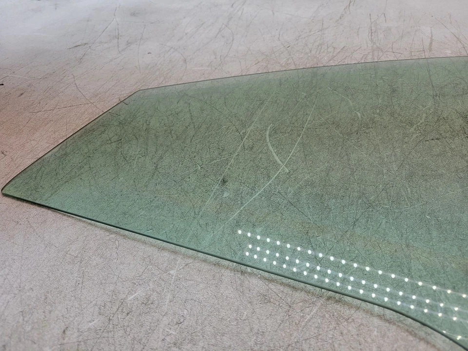 Subaru Outback or Legacy 2010 2011 2012 2013 2014 puerta delantera derecha ventana cristal  Foto 3 de 4