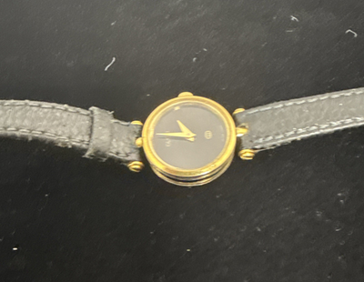 Gucci Sherry Line Black Dial 7mm Quartz Gold Plated Watch  display picture 3