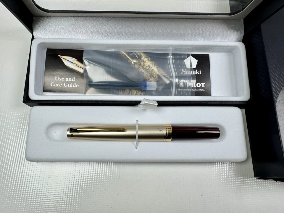 Caneta-tinteiro Pilot E95s Borgonha Marfim extra fina 14k nova na caixa - Imagem 2 de 4