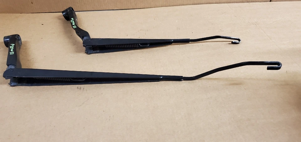 2013-2016 Chevrolet Malibu OEM Driver & Passenger Windshield Wiper Arm Pair - Изображение 3 из 4