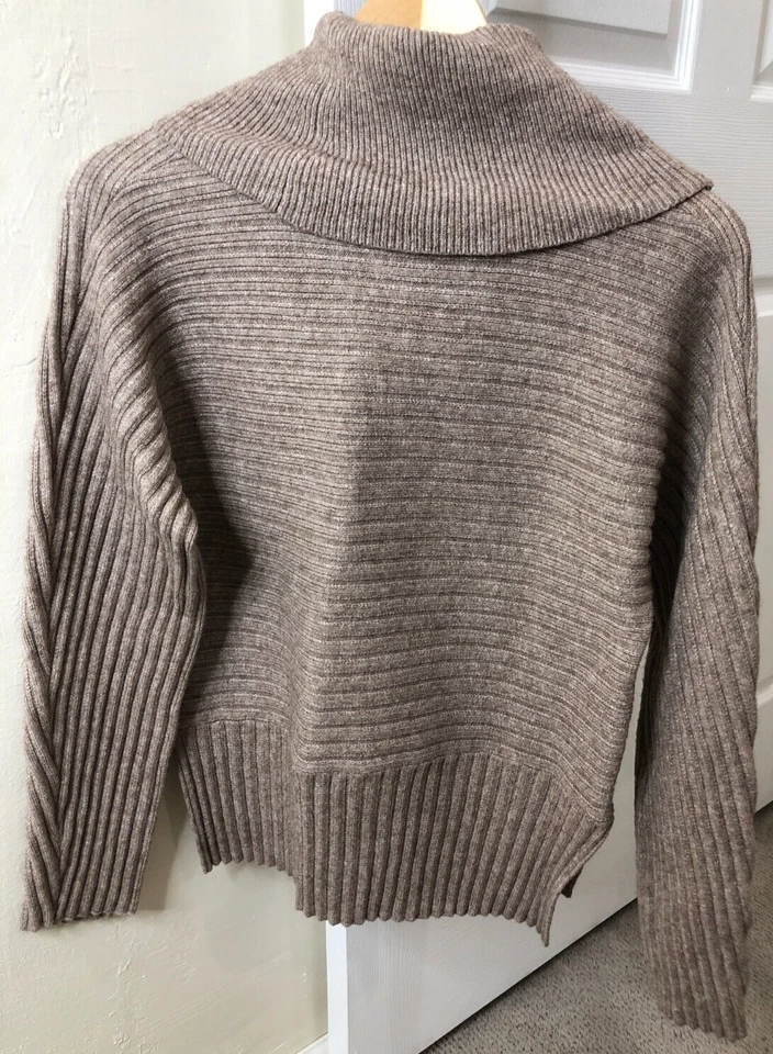 Suéter Anthropologie Moth Talla XS Para Mujer Acanalado Cuello Capucha Manga Dolman Foto 2 de 4