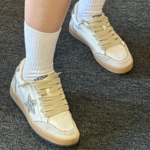 Fresh 2025 Collection: Golden Goose Super-Star White Leather Low Top Boardwear - Picture 10 of 10