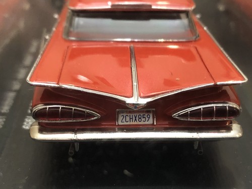 Spark Models 1959 Chevrolet Impala Sedan Four Windows Red Model Car - 1:43 - Picture 7 of 20
