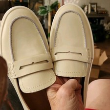 HOT SELLING WOMEN'S VIONIC Uptown Loafer, Cream Leather 7.5. retail over 140.