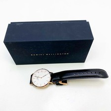 Daniel Wellington Classic Uhr mit kleinen Gebrauchspuren, 36 mm doppelt