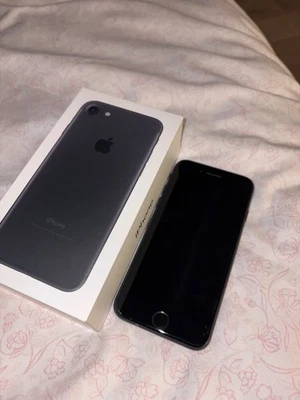 Apple iPhone 7 · 32GB