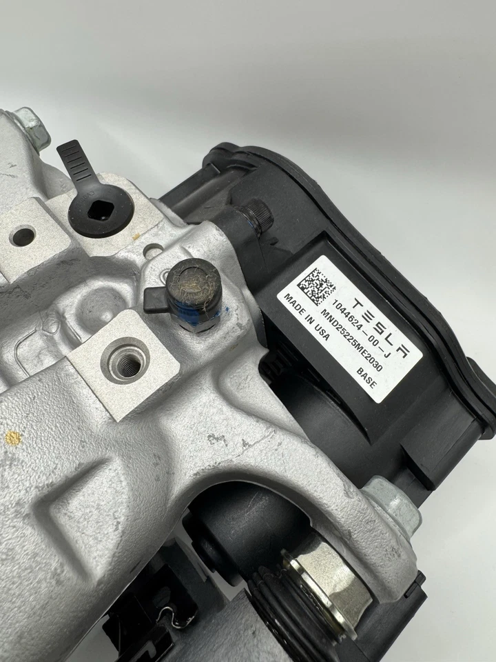 Pinza de freno trasera derecha Tesla Modal 3 2017-2023 y 2020-2024 Tesla Modal Y OEM Foto 2 de 4