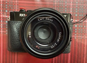 Sony Cyber-shot RX1R II 42.4MP Full Frame Digital Camera Viewfinder inoperative