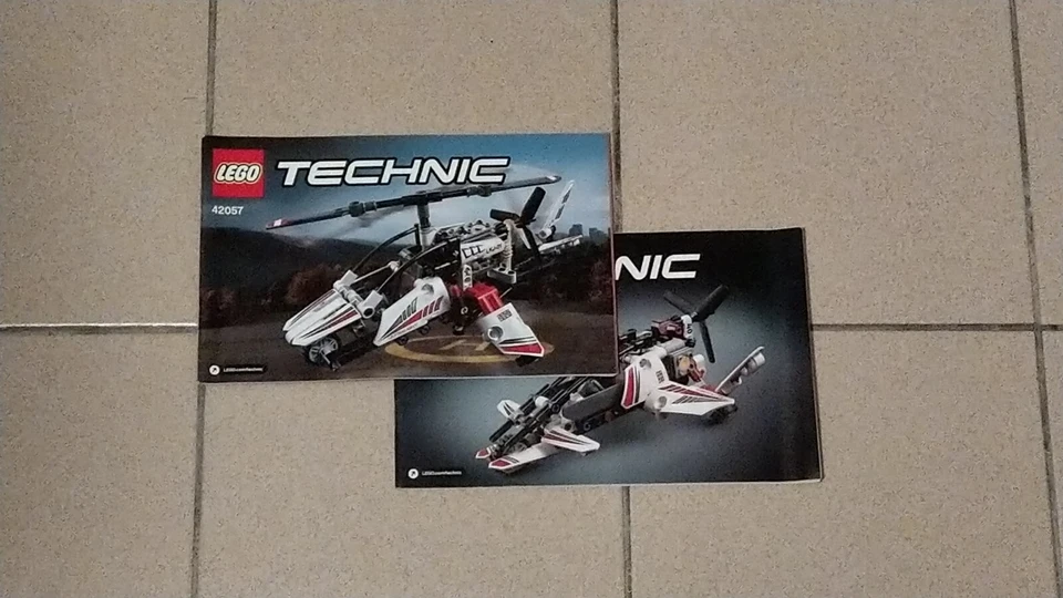 LEGO Technic 42057 Ultralight Helicopter, photo 2 sur 2