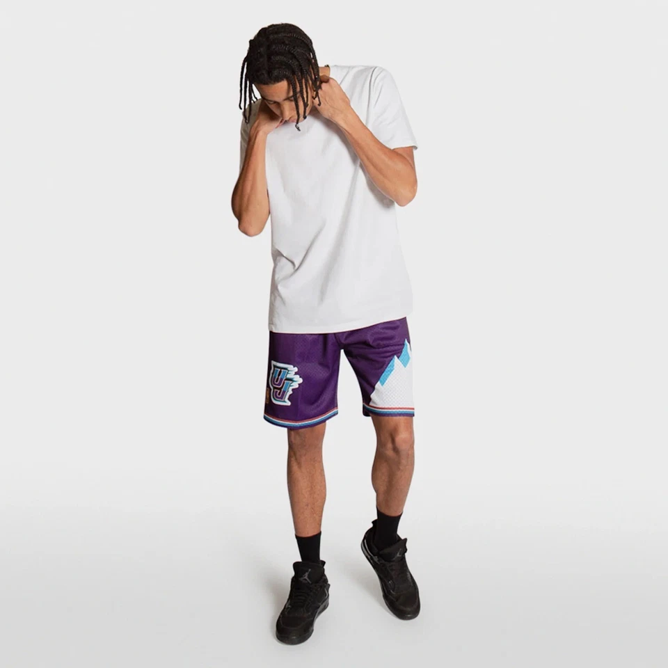Pantalones Cortos Para Hombres Mitchell & Ness NBA Swingman Utah Jazz 1996 Madera Dura Mediana Clásica Foto 4 de 4