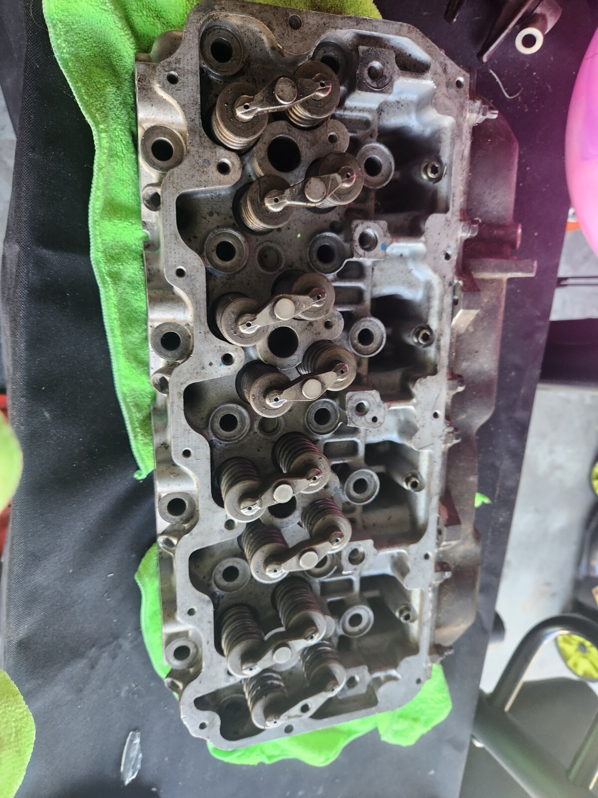 GM Duramax 6.6L LLY New Cylinder Head Complete with Valve Train 2004.
