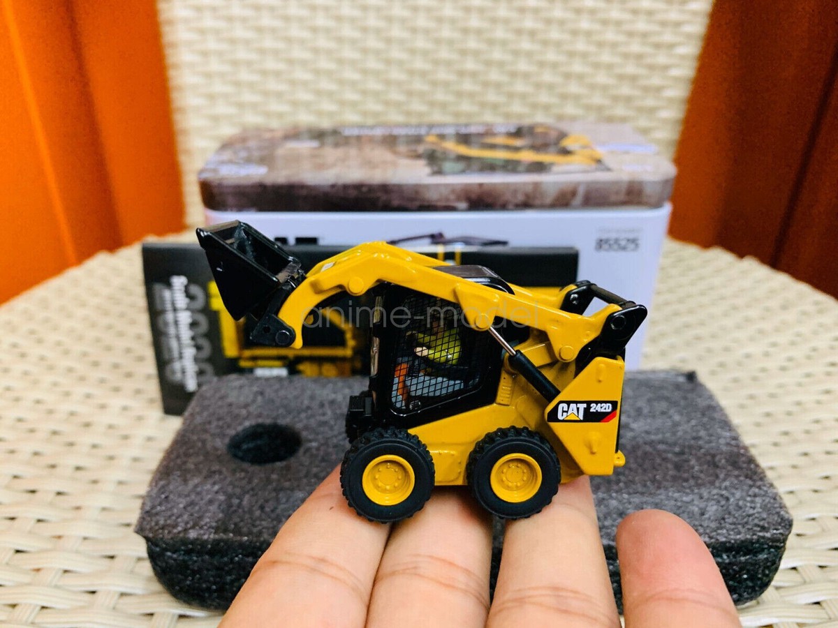 1/50 Caterpillar Cat 242D Skid Steer Loader Metal Model Diecast