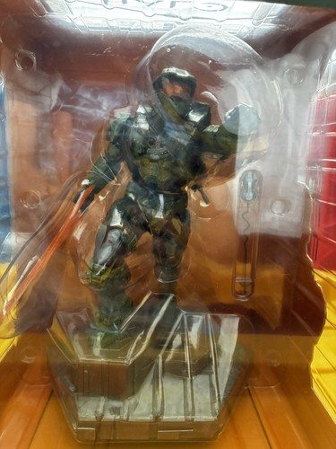 Halo Infinite Master Chief with Grappleshot Statue