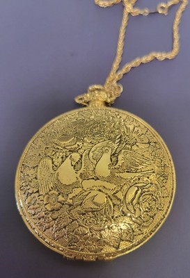 Unused Max Factor Creme Puff Press Powder Pocket Watch Chain Doves  Compact 