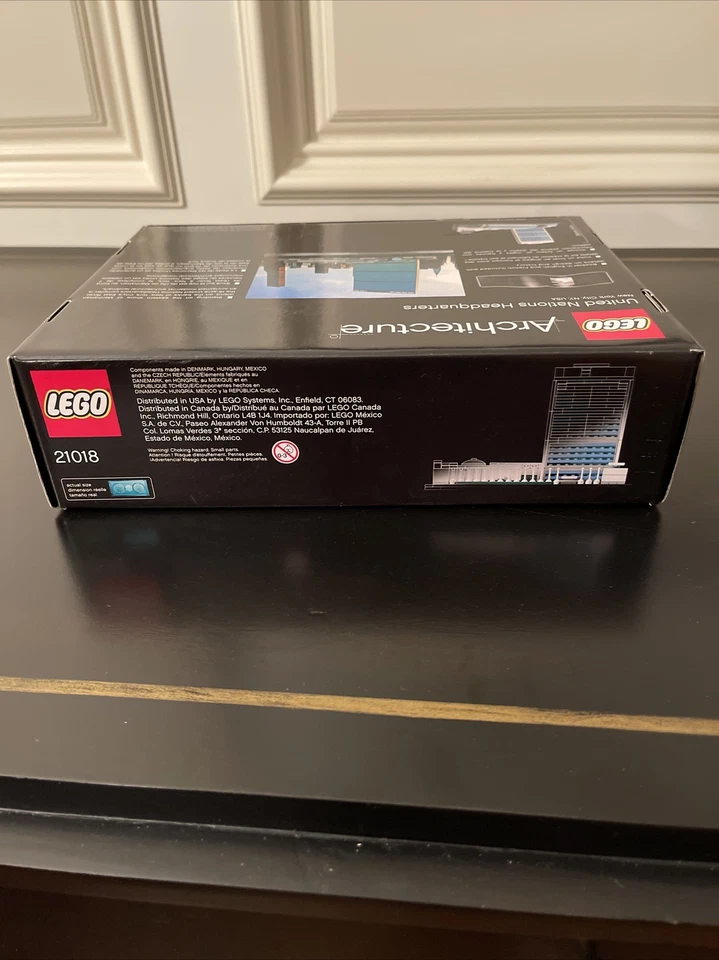 Lego Architecture United Nations Headquarters (21018) - Image 4 of 4