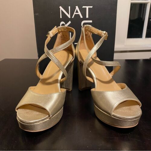 Naturalizer Melody in champagne. 1” platform and 4” heel. Size 6.5 wide.