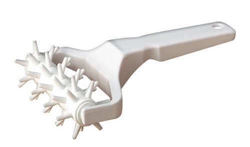 Roller Dough Docker 5"" Wide with Plastic Handle - American Metalcraft