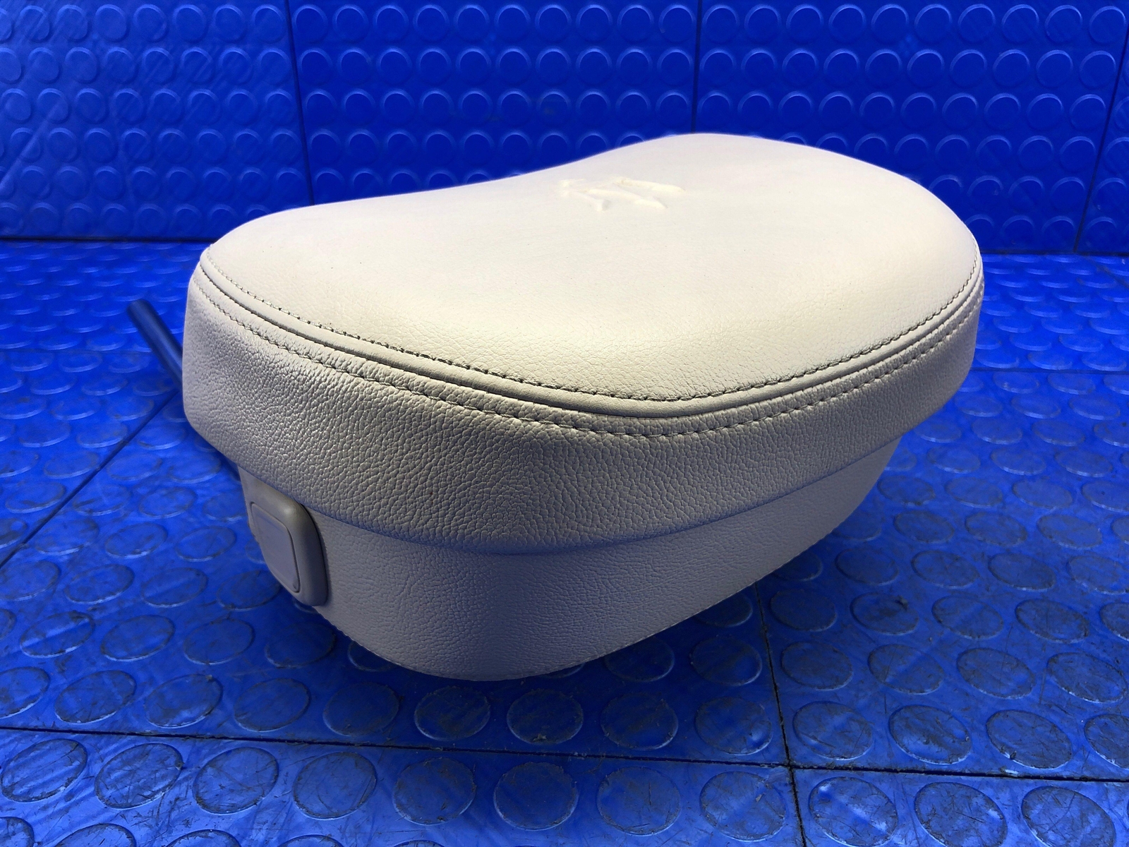 2017-2022 MASERATI LEVANTE OEM FRONT RIGHT LEFT SEAT HEADREST BEIGE LEATHER