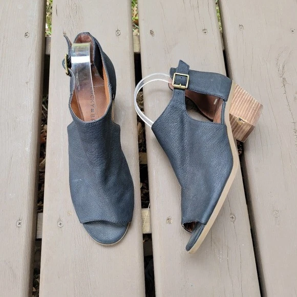 Lucky Brand Barimo 黑色皮革堆叠鞋跟扣凉鞋短靴 7.5 码 — 第 2/4 张图片