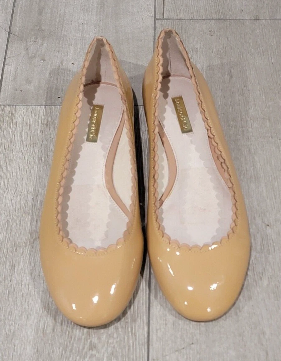 Scalloped edge hotsell ballet flats