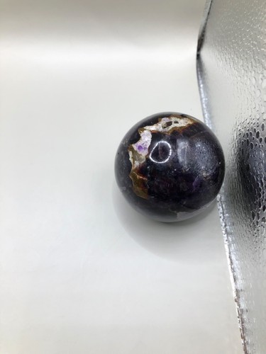 Sfera di cristallo ametista lucido viola intenso diametro 2 pollici - Foto 5 di 14