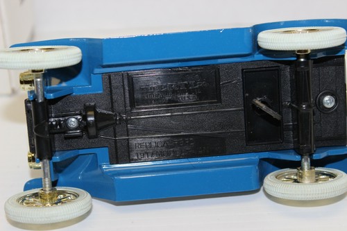 Scott Tissue ERTL replica of Ford 1917 Model T Van Coin Bank - Picture 9 of 9