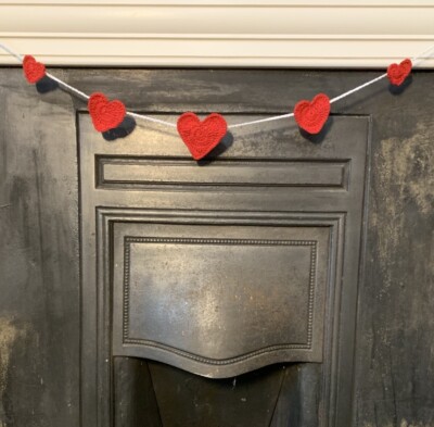 Rote Herzen Wimpel/Girlande Handarbeit Baumwolle gehäkelt 5 Mult Valentinstag/Hochzeit/Liebe
