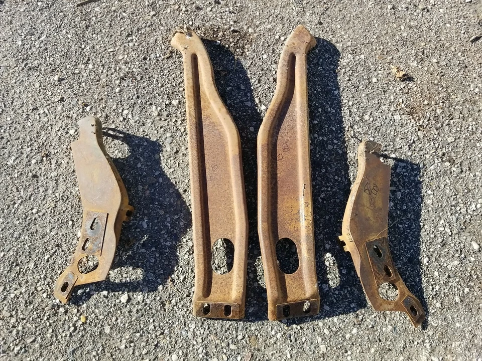 Soportes de parachoques delanteros Galaxie 500 Ford 68 1968 Galaxy XL LTD Foto 2 de 4