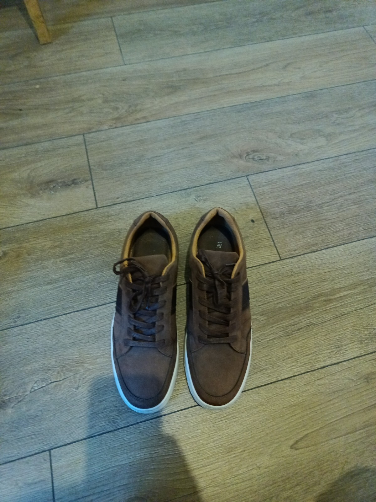 Men sneakers size 9 image 2