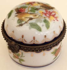 ppa029 BOITE PILULIER PORCELAIN ART PA porcelaine ronde floral oiseaux