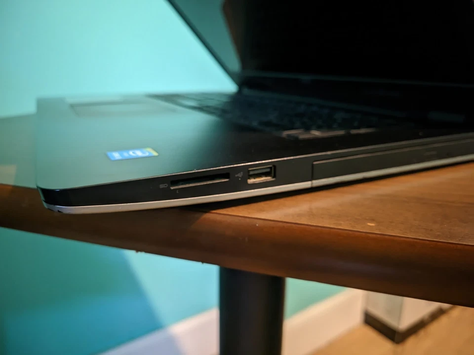 MASSIVE Dell Inspiron 17 5749 17.3" Laptop Intel i3 8GB RAM 256GB SSD Windows 11 - Image 4 of 4