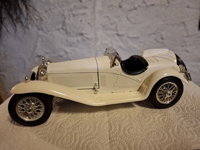 Modellauto Burago, Alfa Romeo 2300 Spider 1932, 1:16, Scala, weiss