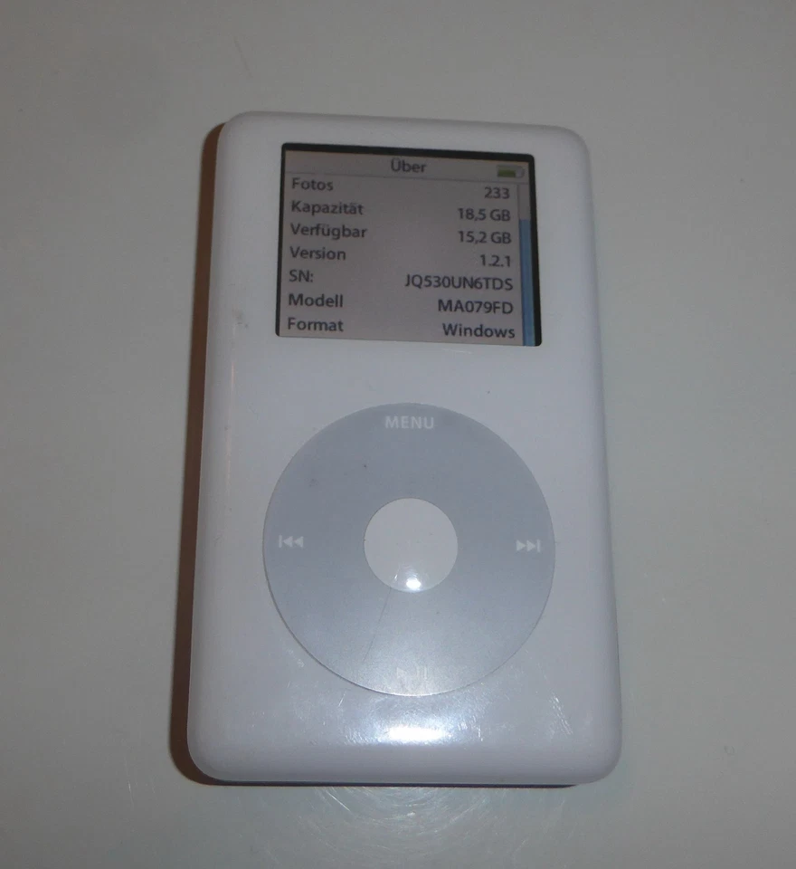 Apple iPod Classic 4.Generation,Weiß,(20GB) Foto,A1099 MP3 Player - Bild 4 von 4