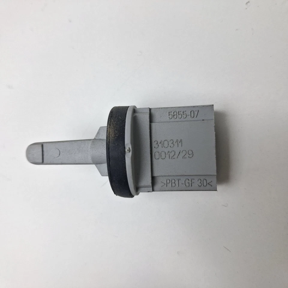 Sensor de temperatura del aire Volkswagen Golf 2002-2010 1K0907543G Foto 2 de 4