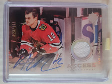 2019-20 Upper Deck Ultimate Access Alex DeBrincat Auto Jersey /135 Red Wings