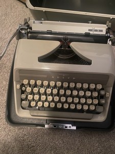 Adler Universal 39 Typewriter | eBay