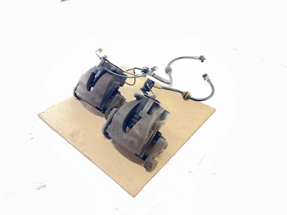 03-09 梅赛德斯-奔驰 E350 W211 AWD 前左右制动卡钳 原始设备制造商 — 第 2/4 张图片