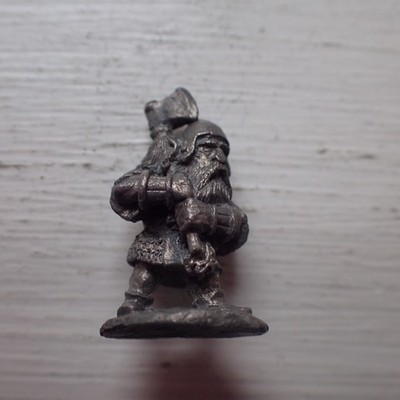 Citadel Warhammer 80s pre-slotta C06 Dwarf Adventurer Fighter A
