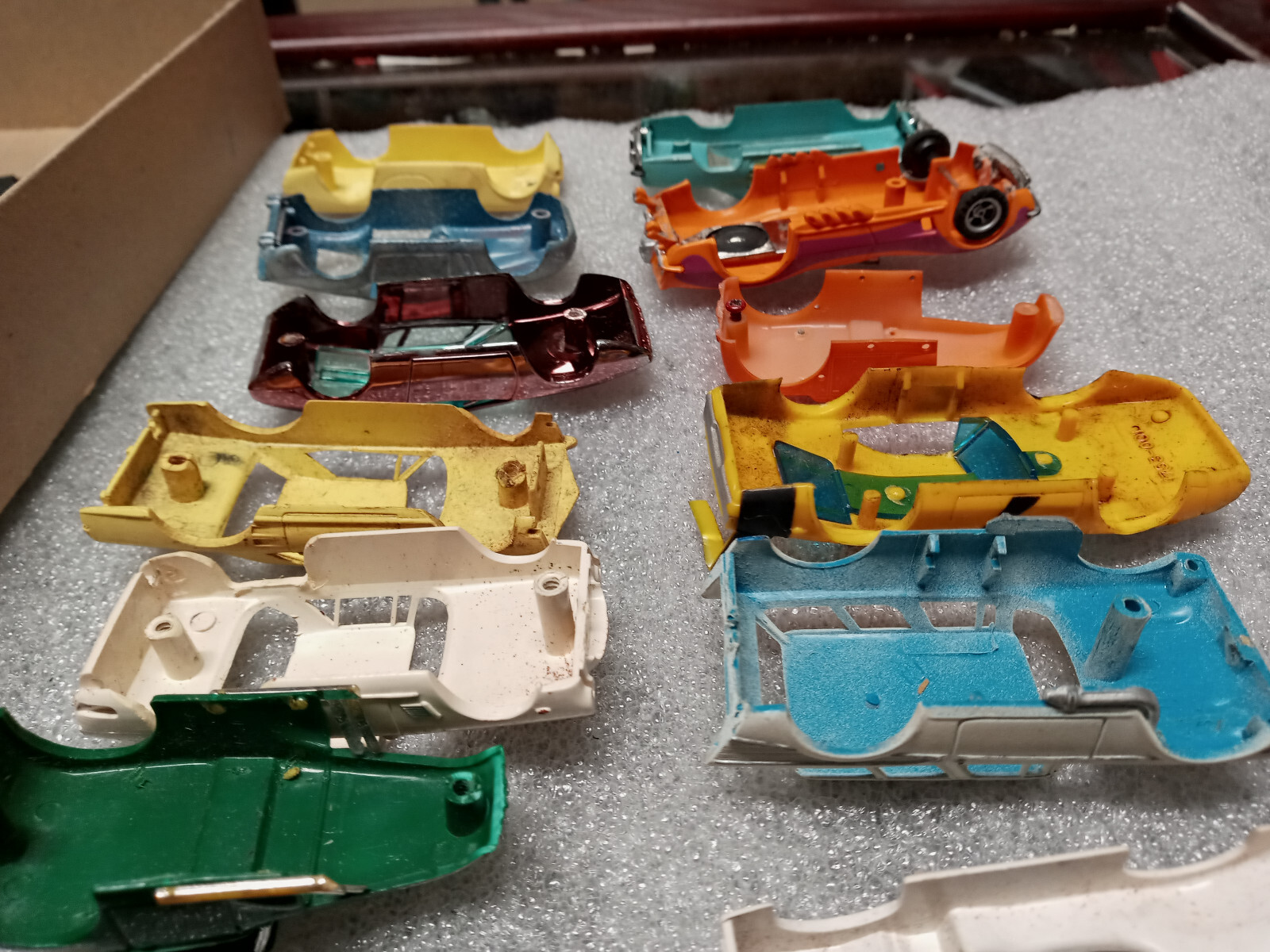 Aurora AFX Tjet HO Slot Car Bodies Chassis Parts Junk Yard Tree Kit Box