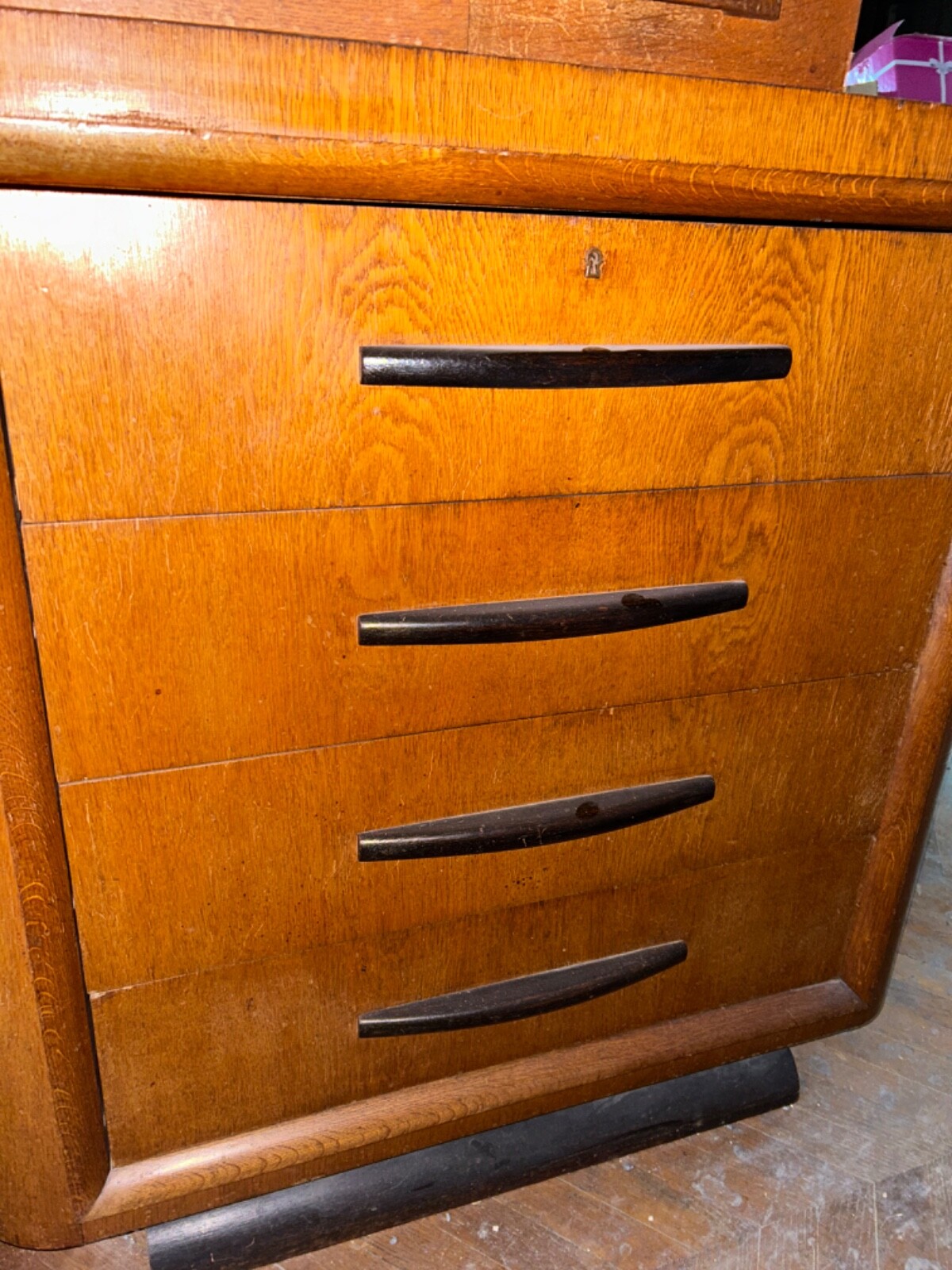 Broche ou épngle vntage en forme de vrgule en crstaux autrchens Broche ou épngle vntage en forme de vrgule en crstaux autrchens