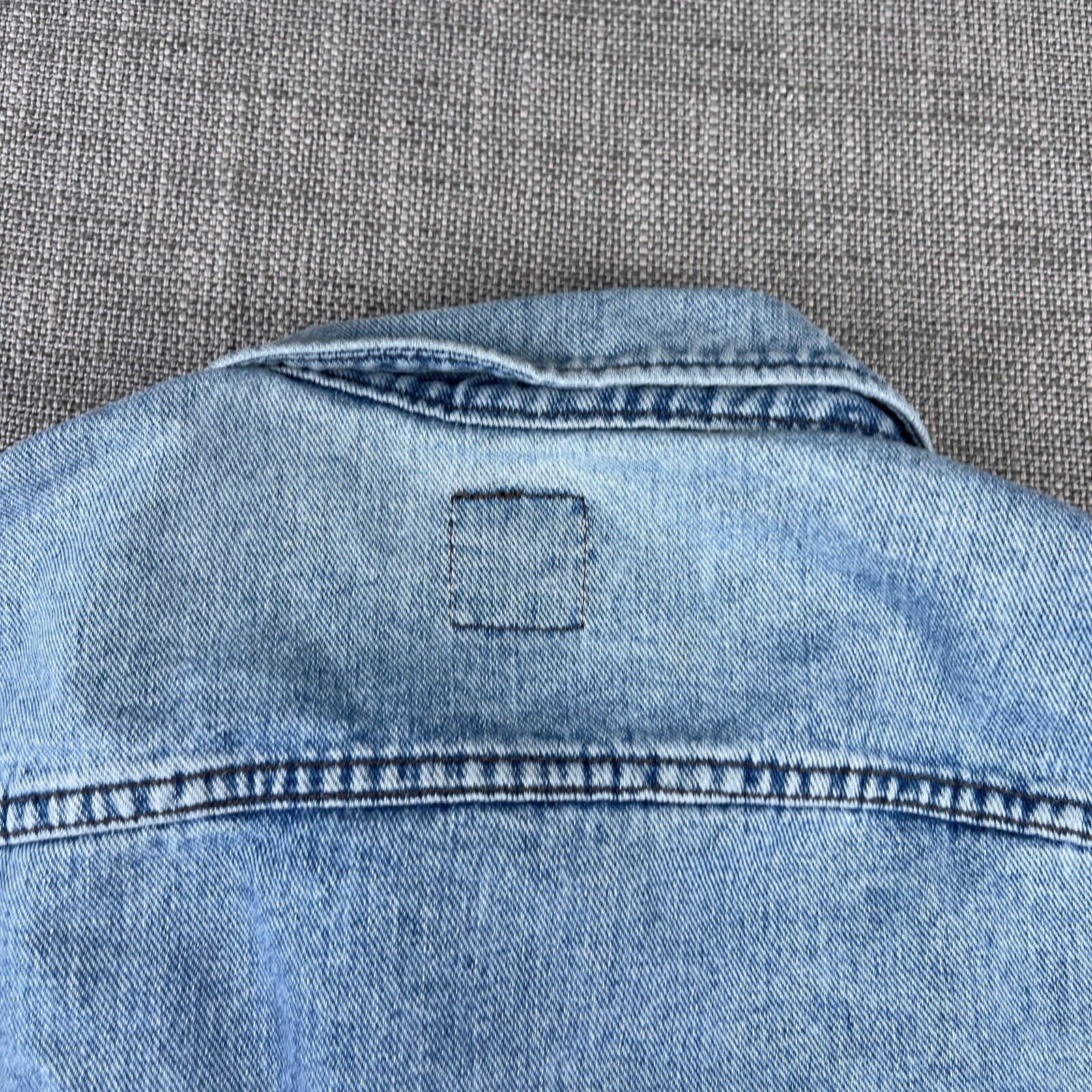 Vtg 90s Lee Riveted Denim Trucker Jean Jacket Mens L … Gem