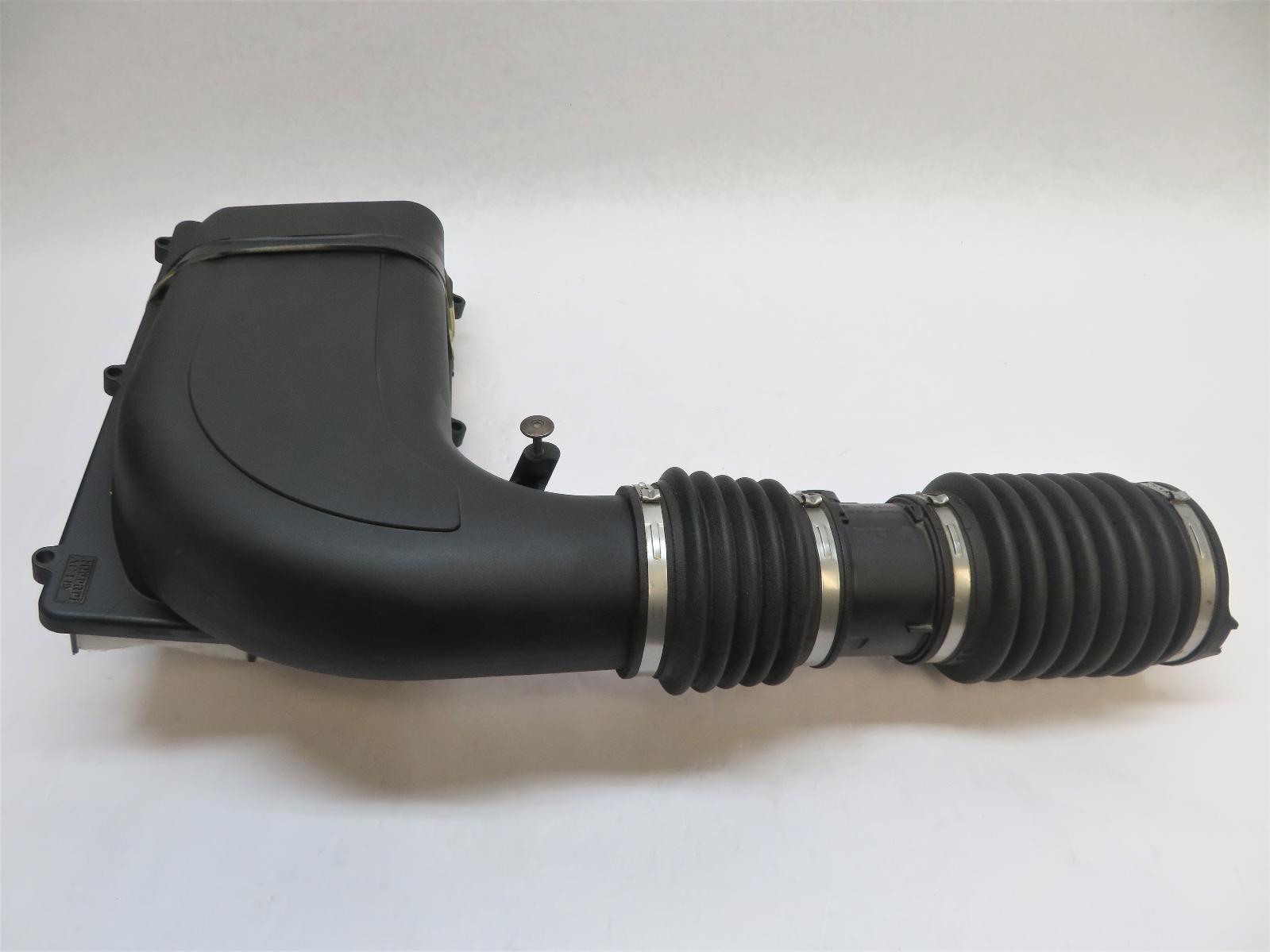 2010 FERRARI CALIFORNIA RIGHT AIR INTAKE CLEANER BOX COVER PIPE SENSOR OEM