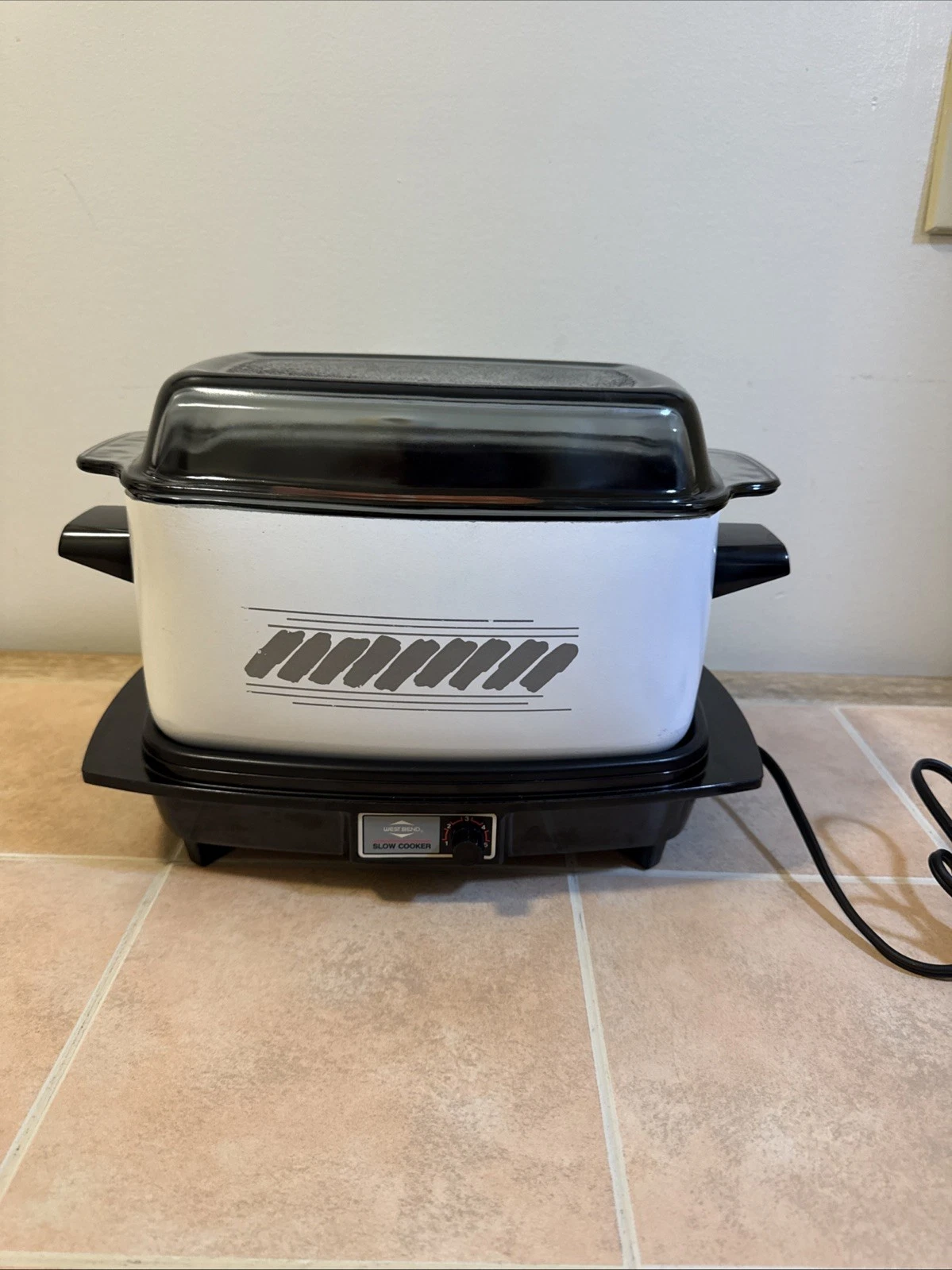 West Bend Slow Cooker with Glass Lid Base Cord Container White Tested Works