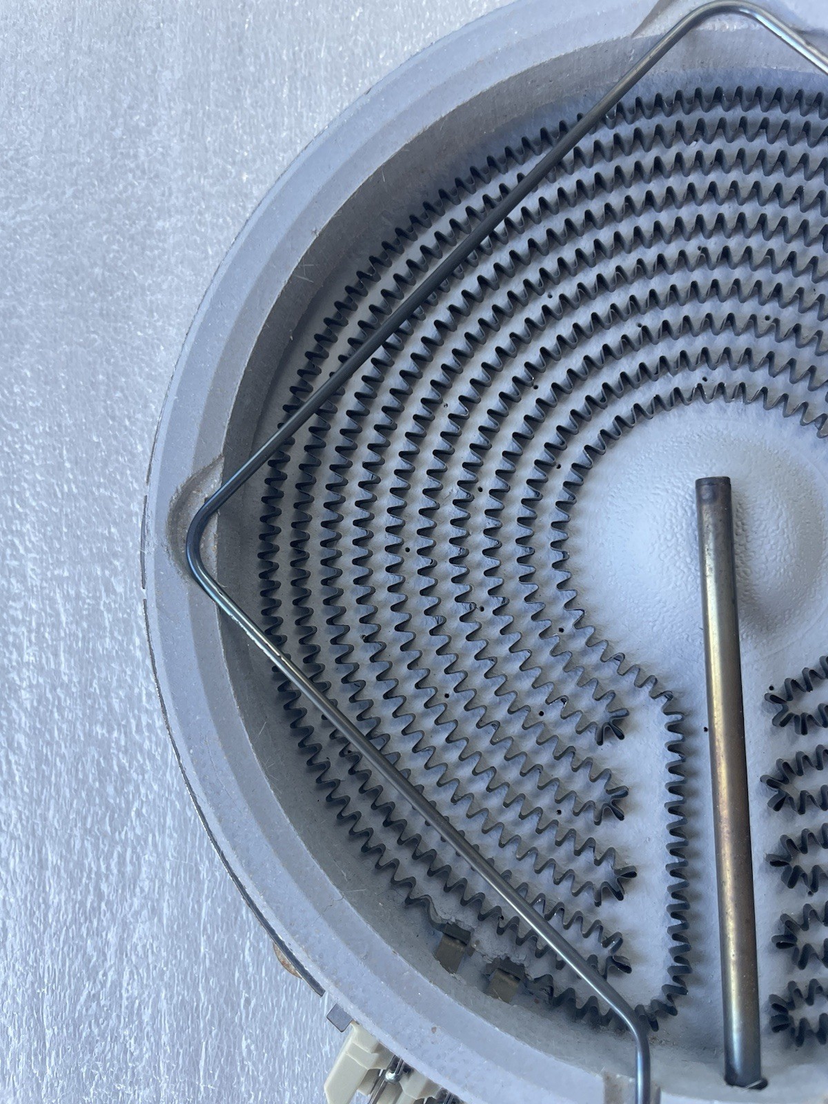 WB30T10067 GE Monogram Center Radiant Element Assembly Surface Burner 1500W, OEM