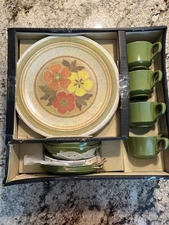 Retro Vintage NHP Artisan Ware Green & Floral Melamine,Stone garden,70’s New