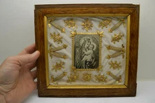 Reliquary Frame with 8 Relics, St. Therese Inf. Jesus, St. Bernadette Soub (CU4)