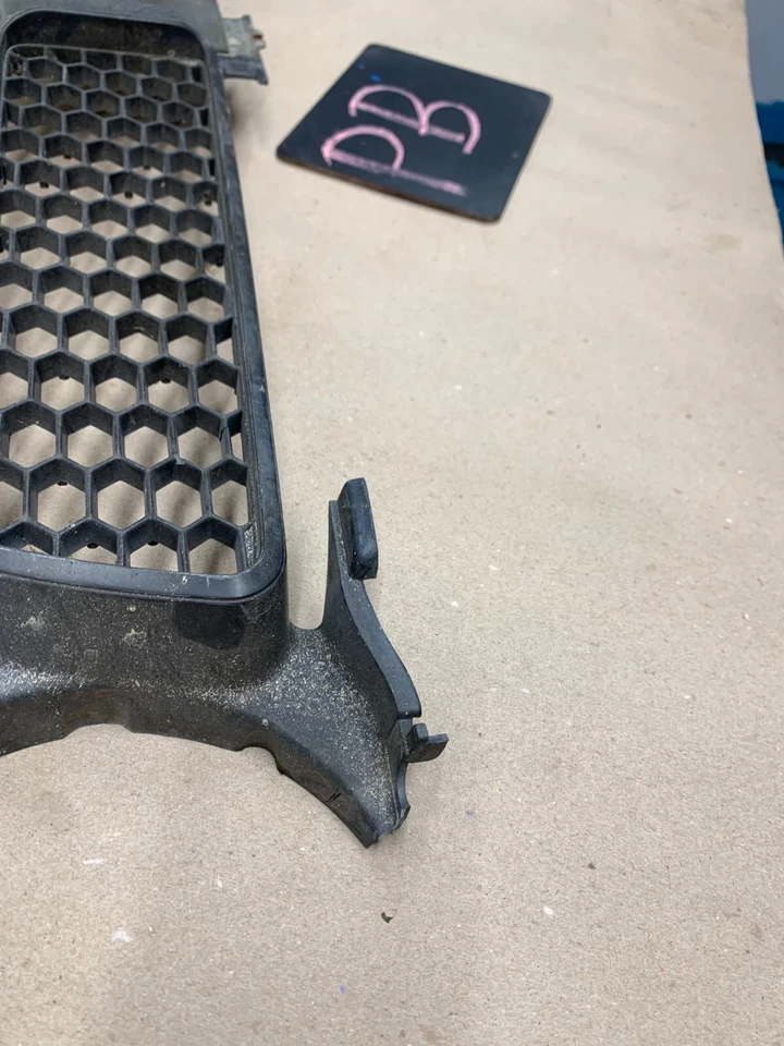 1975-1977 GRILLE HONDA CIVIC 62301-659-010 GRILL SHELL FAROL ACABAMENTO SURROUND - Imagem 4 de 4