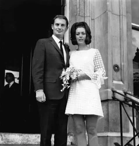 Sexy Mini Vestido Vaina Boda Sin Mangas Cuello Redondo Encaje Floral Blanco Años 60 De Colección Foto 2 de 4